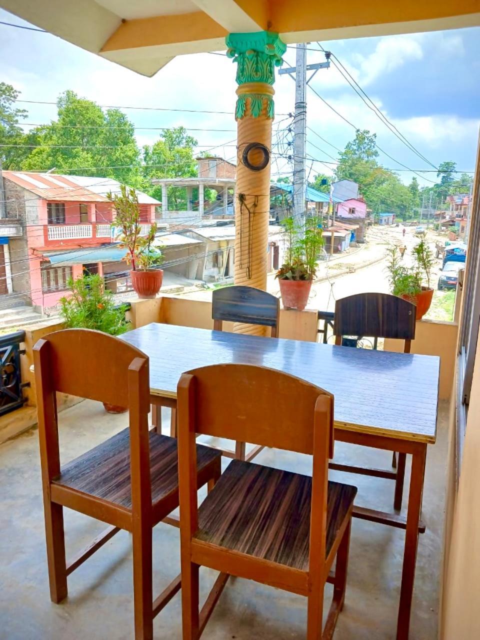 Tiger Corner Inn Homestay Sauraha Εξωτερικό φωτογραφία