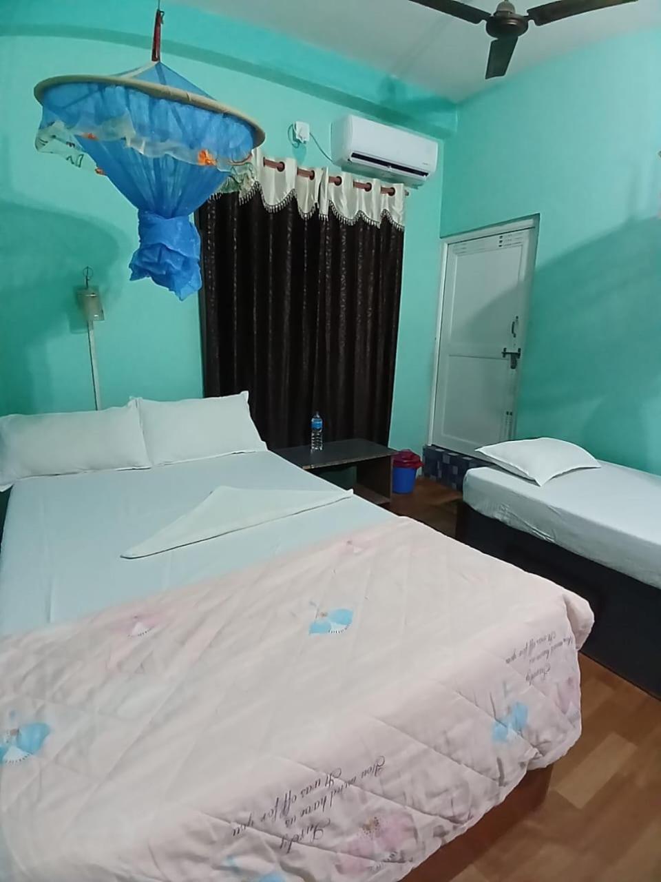 Tiger Corner Inn Homestay Sauraha Εξωτερικό φωτογραφία