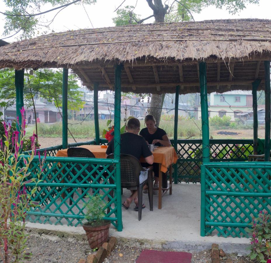 Tiger Corner Inn Homestay Sauraha Εξωτερικό φωτογραφία